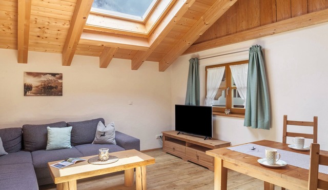 Charming Apartment "Ferienhaus Huber" with Mountain View