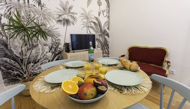 Charming Apartment in a Private Condominium at Graça