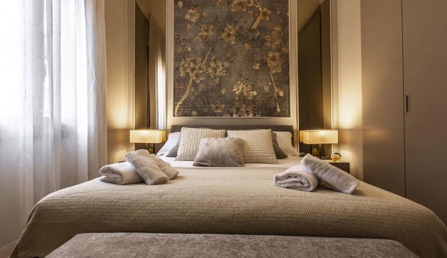 Charming Apartment on the Grand Canal R&R