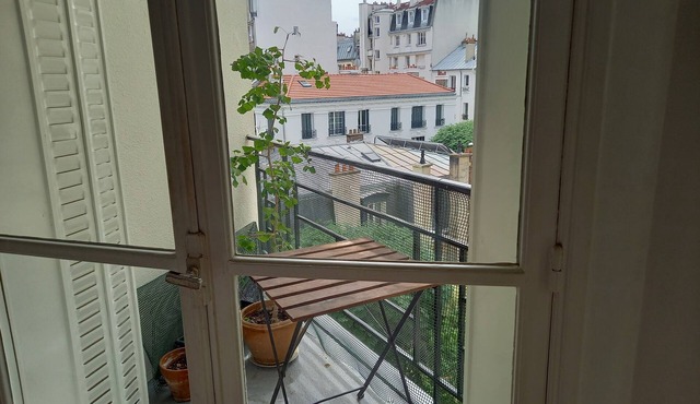 Charming apartment, very bright and quiet, in a central village area