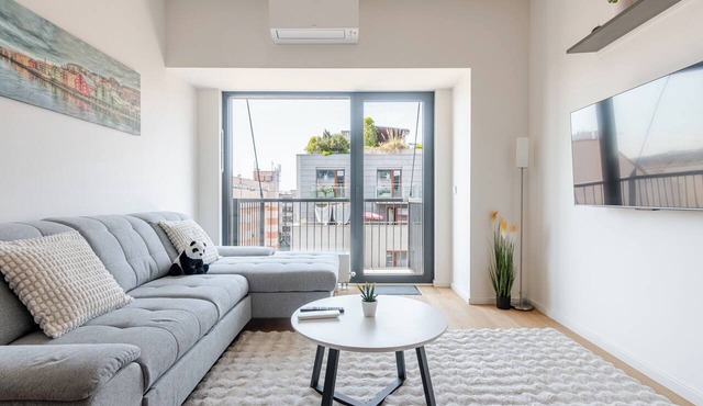 Charming Apartment with AC, Balcony and Parking in lovely Prague