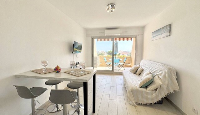 Charming apartment with sea view - 4 guests