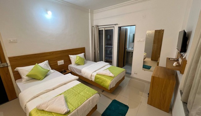 Charming Appartment with 2 bedrooms and WiFi, AC in enjoyable Pune