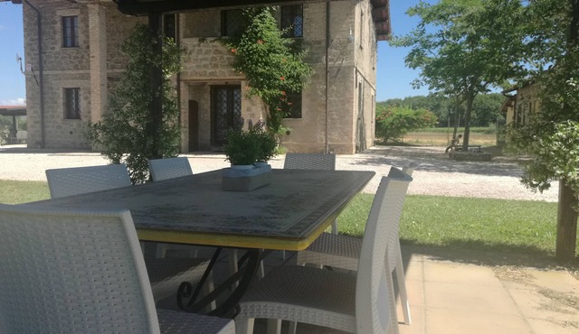 Charming apt. with pool in a wine estate. Free WIFI, Free veg garden, free wine
