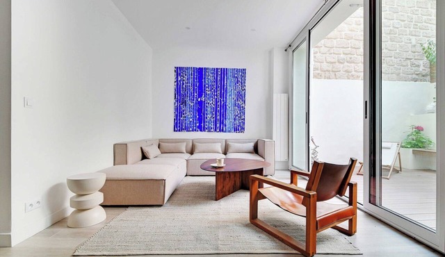 Charming aptt with patio - 2BD/4P - Monceau Park