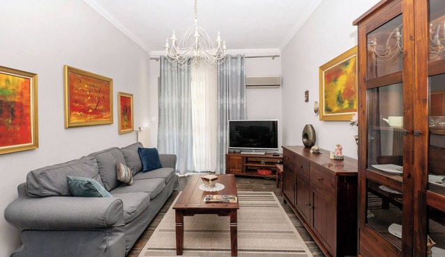 Charming & Authentic Gem - Walk to Port & Shops! Spacious with two balconies.