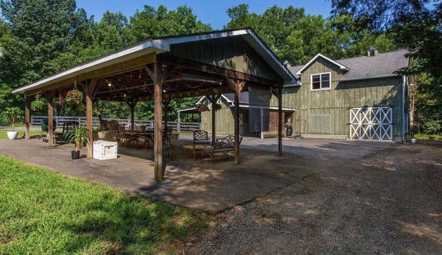 Charming Barn House