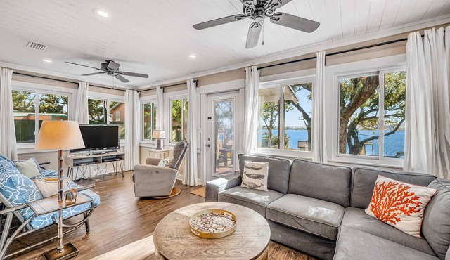 Charming bay front home with WiFi, central AC, balcony, & deck