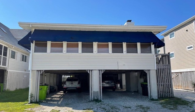 Charming Bayside Cottage in Dewey Beach: Relaxing Decks, Porches & Private Rooms