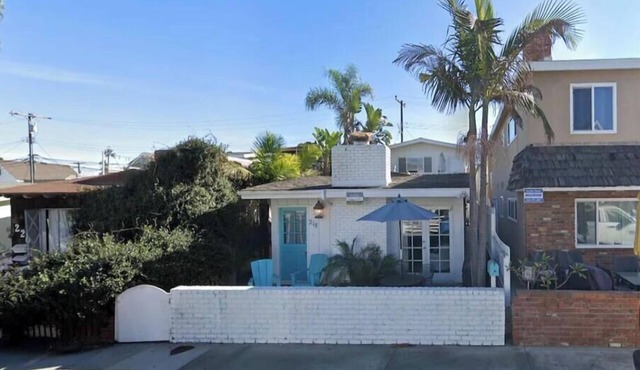 Charming Beach Cottage Duplex-Huge Upper Level