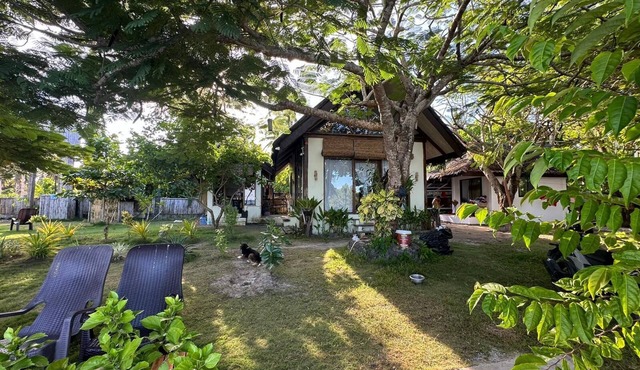 Charming beach front villa for 2 guess max, with Starlink internet in GL