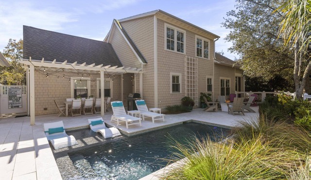 Charming Beach Retreat with Private Pool, Fire Pit, Bikes and Golf Cart
