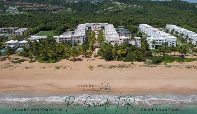 Charming Beachfront Retreat - Wake Up to Waves - 2 BD Apt with AC at Río Grande