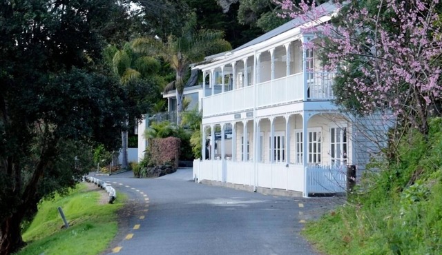 Charming Beachfront Retreat at Bay View – Step Back in Time by the Sea (Flat 2)