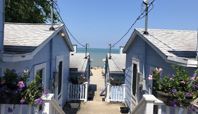 Charming Beachfront Studio Cottage