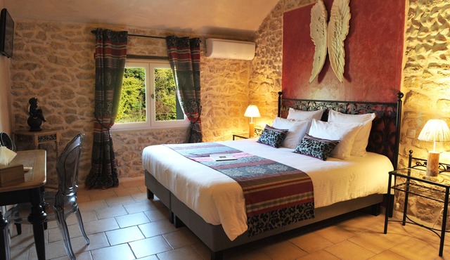 CHARMING BED AND BREAKFASTS IN PROVENCE IN THE HEART OF THE VINEYARDS