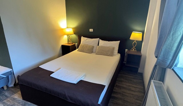 Charming bed & breakfast with AC in Otopeni