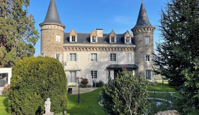 Charming Bed & Breakfast in a castle with breakfast included