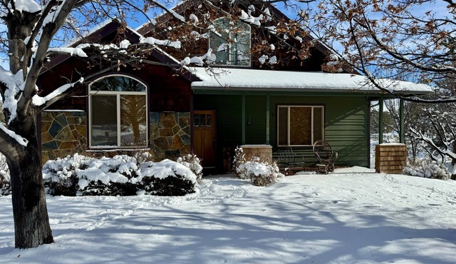Charming Bend Family Home 10 Minutes from Downtown