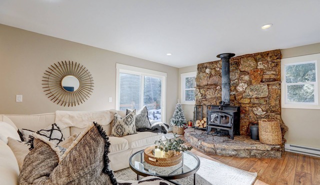 Charming Breck Cabin with Exclusive Game Room – Just 10 Minutes to Slopes!