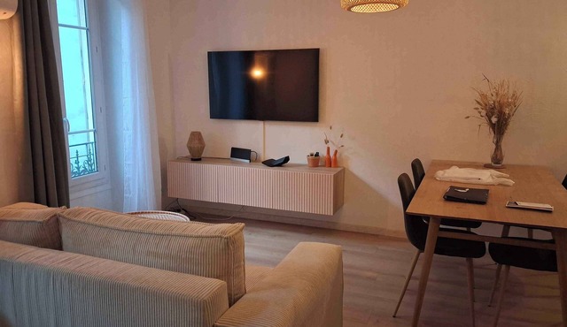 Charming bright apartment in Nice