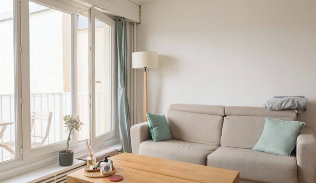 Charming Bright Apartment - Paris 9th