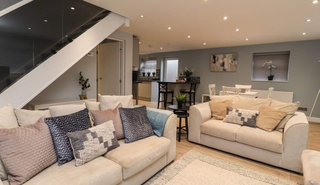 Charming Bungalow at 46 Church St