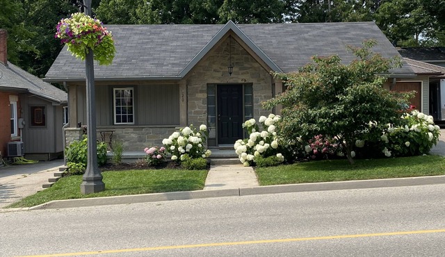 Charming Bungalow in the Heart of Elora