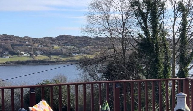 Charming bungalow with WiFi in Killybegs
