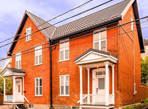 Charming Heritage Home with Hot Tub I 35 min to Montreal