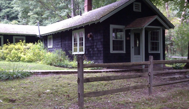 Charming Cabin On Scenic Road