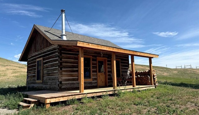 Charming Cabin with Pond and Mountain Views near Downtown Ennis, Montana