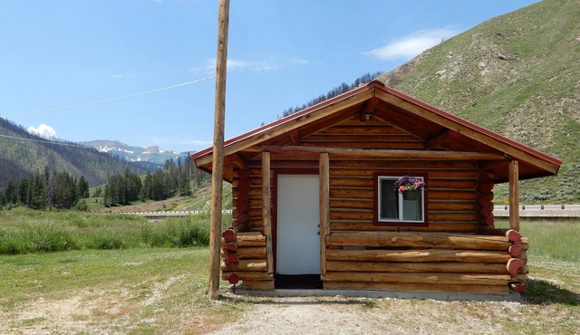 Charming Cabins on Hoback River