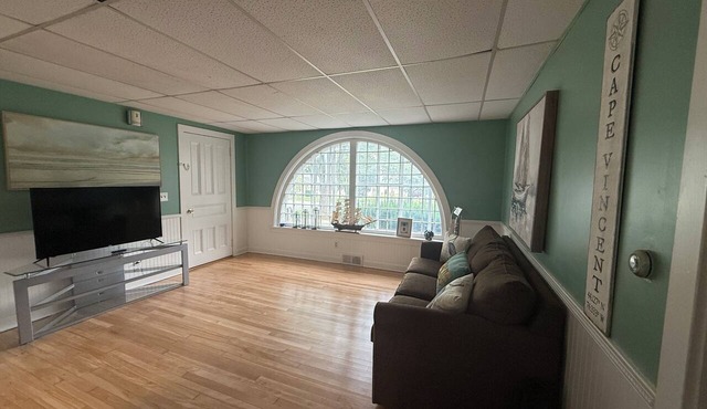 Charming Cape Vincent Village Apartment perfect for relaxing