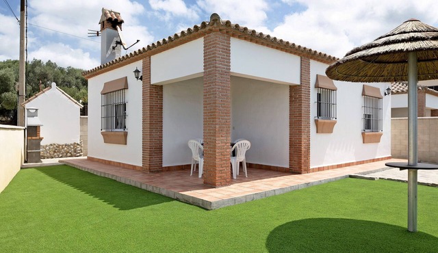 Charming Casita Torre de Meca 1 with Terrace, Garden and Wi-Fi