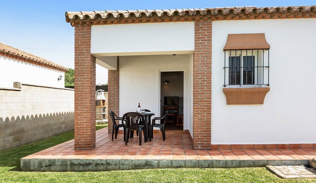Charming Casita Torre de Meca 2 with Terrace, Garden and Wi-Fi