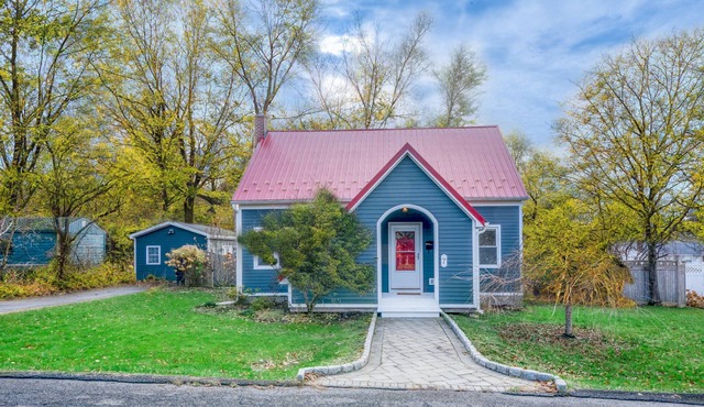 Charming Catskill Cottage