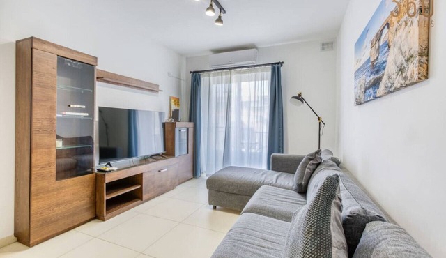 Charming & Central 3BR Apt with Private Terrace