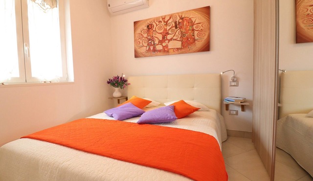 Charming Central Apartment with Air Conditioning and Balcony