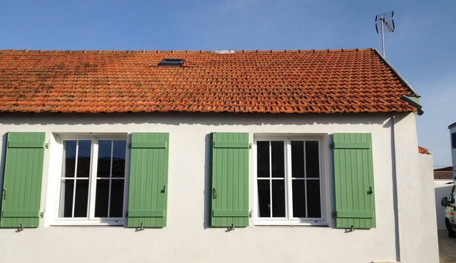 Charming Charentaise house on the island of Oléron, and its beach cabin