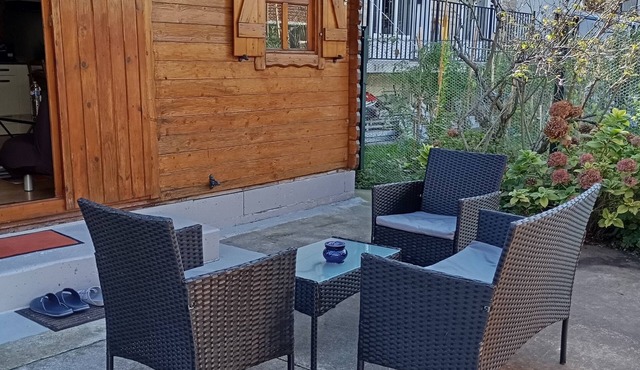 Charming chalet with WiFi and AC in peaceful Bobigny