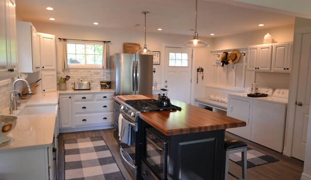 Charming Charlevoix Cottage with Modern Upgrades - Short walk to Township Beach