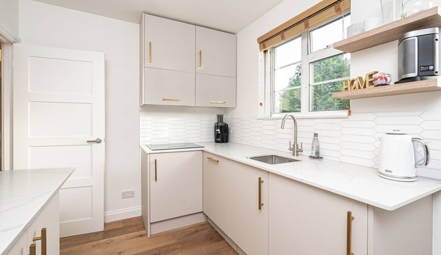 Charming Chiswick flat by UnderTheDoormat