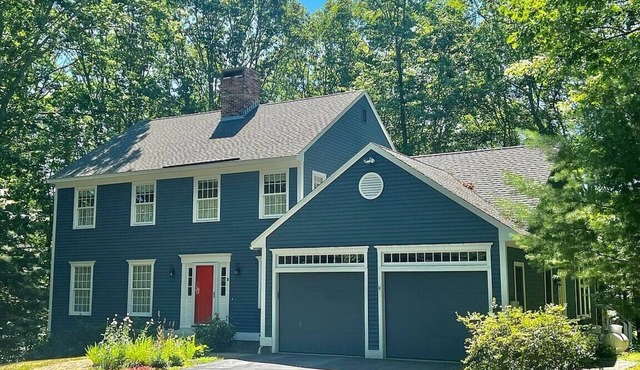 Charming Coastal Retreat in Kennebunk – Quiet Neighborhood, Walk to Town!