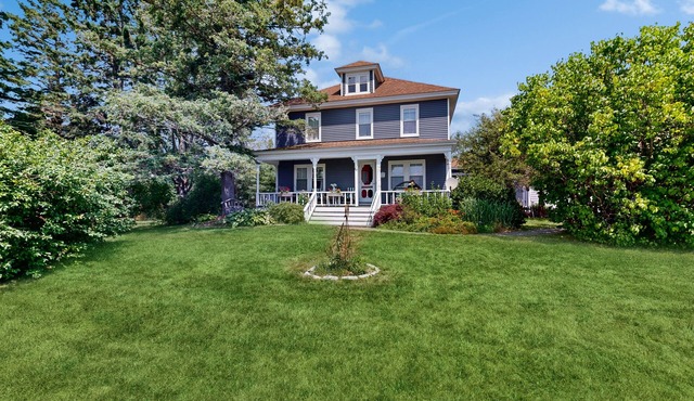 Charming Coastal Retreat with Ocean Views, Porch and Private Cabin