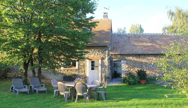 Charming, comfortable 3-star gite in the center of a quiet, wooded village.