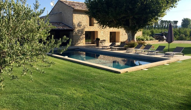 CHARMING CONTEMPORARY MAS IN THE COUNTRYSIDE