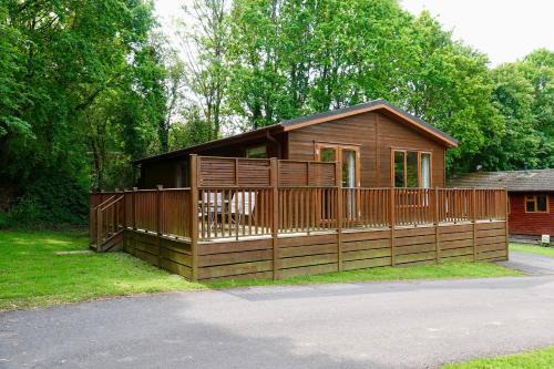 Charming Copse Corner Lodge - Spa Resort - Devon