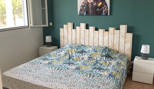 Charming cosy apartment 5mins from the beach