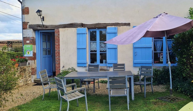 Charming Cottage: Enclosed Garden, Close to Loire Valley, Sleeps 6